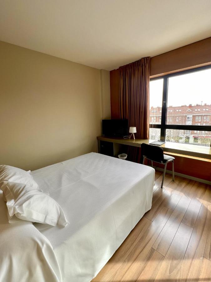 Hotel Duero Laguna de Duero Buitenkant foto