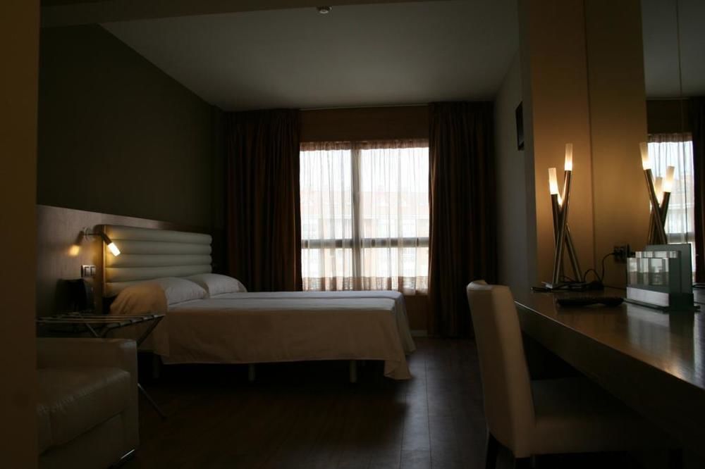 Hotel Duero Laguna de Duero Buitenkant foto