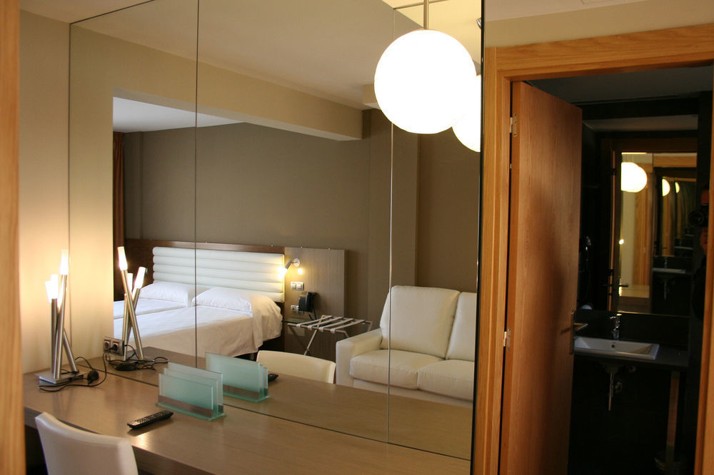Hotel Duero Laguna de Duero Buitenkant foto