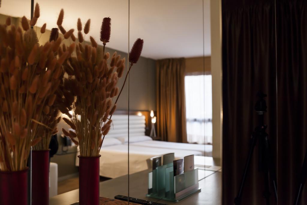 Hotel Duero Laguna de Duero Buitenkant foto